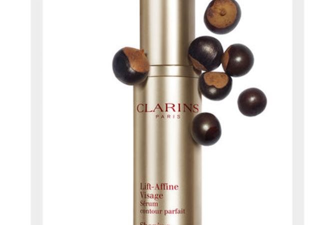 The effect of Clarins Shaping Facial Lift